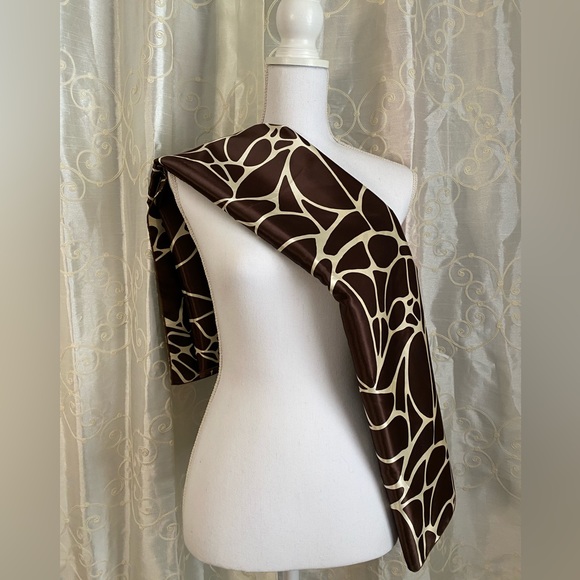 Wild Rag - Satin Scarf Wrap - 44x44 - chocolate brown GIRAFFE - Picture 4 of 6